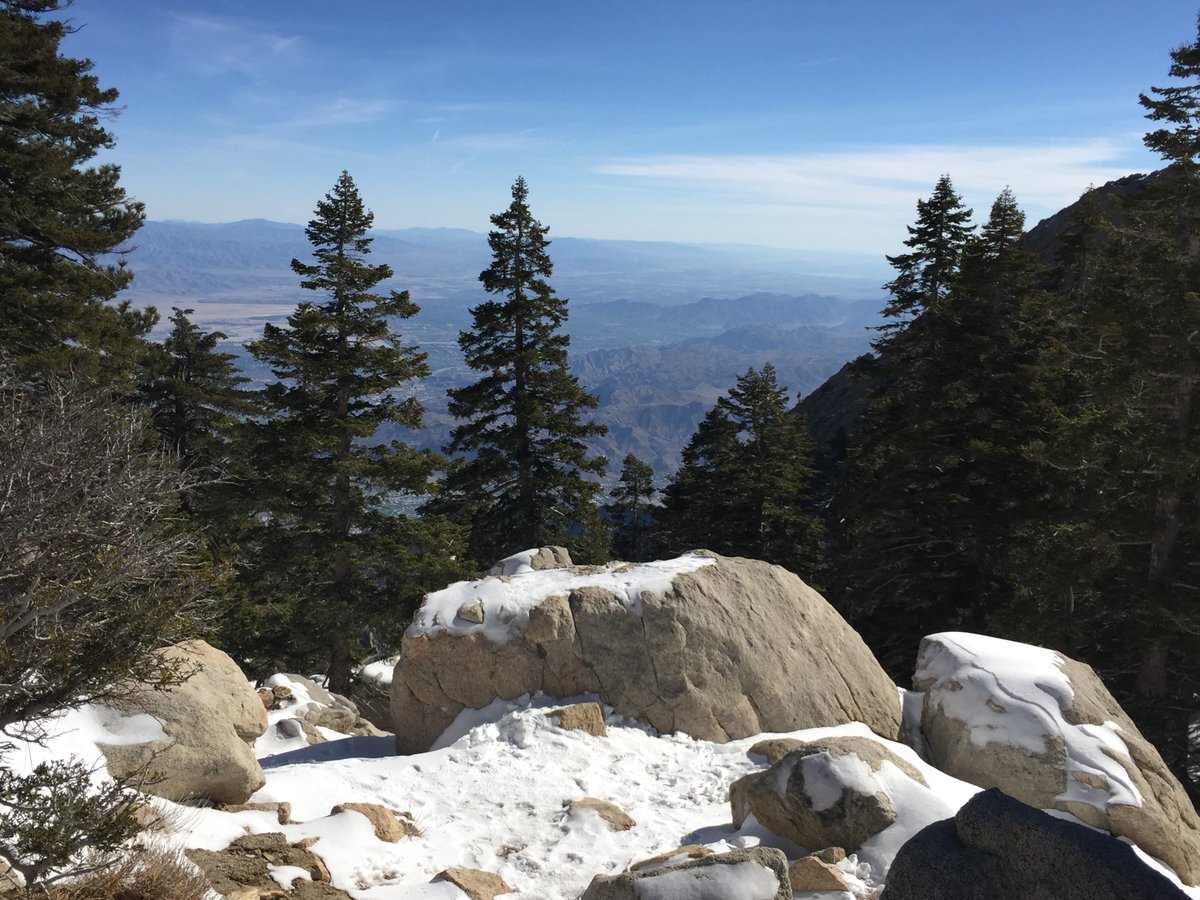 Rain, snow and wind, oh my 🍃☔️🏂 Here's a look at the latest reports ⏬

Rain/Snow: tinyurl.com/4jhkknzt

Wind: tinyurl.com/yf8hzrmk