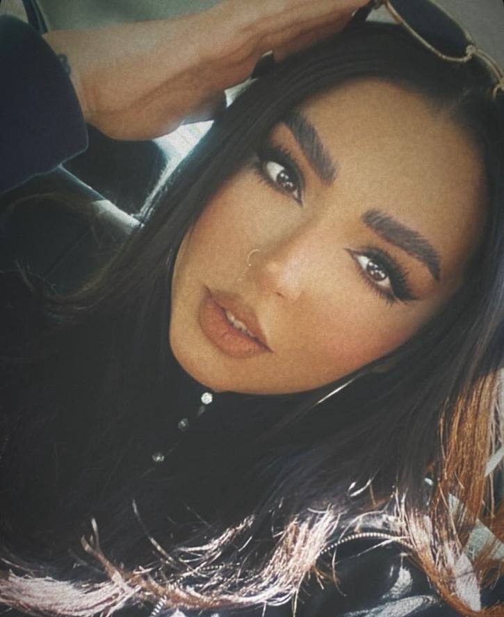 امشب علاوه بر #پرستو_ربیعی به #حمید_بیدار و #حسين_شنبه‌زاده فکر می‌کنم. به اینکه هیچ‌وقت روزی رو تصور نمی‌کردم که سه تا دوست توی اوین داشته باشم‌.
سه نقطه از قلبم تو اوین زندانی باشن...