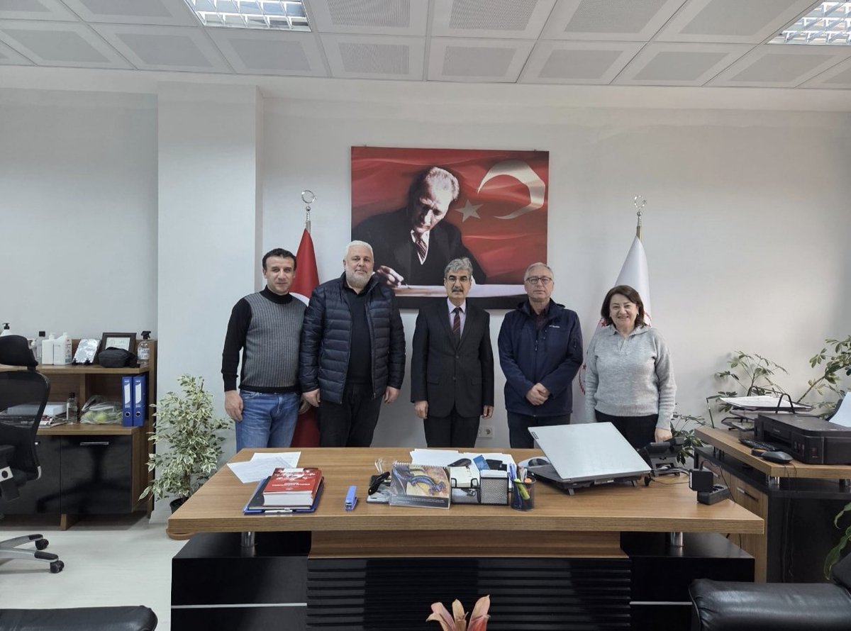 Türk Tarım Orman - Sen Tekirdağ Şube Başkanı Turgay KIRAN ve Başkan Yardımcısı Gökhan ÇAVAŞ Çorlu İlçe Tarım ve Orman Müdürü olarak atanan İbrahim Halil SATICI'yı makamında ziyaret ederek yeni görevinde başarılar dilediler. 

Nazik ziyaretleri için teşekkür ediyoruz.