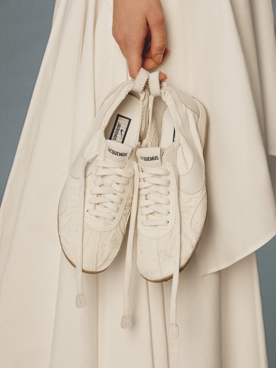 brandon1an's tweet photo. First look at the Jacquemus x Nike Moon Shoe collection releasing very soon for $180. This drop features the Moon Shoe in Soft Pearl, Fauna Brown, and Aluminum Pink. https://t.co/lJ7rZBkxUx