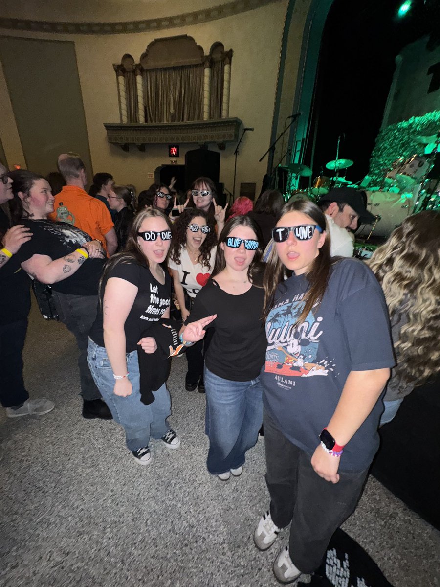 quarters tour so soon means seeing my friends again i miss you all