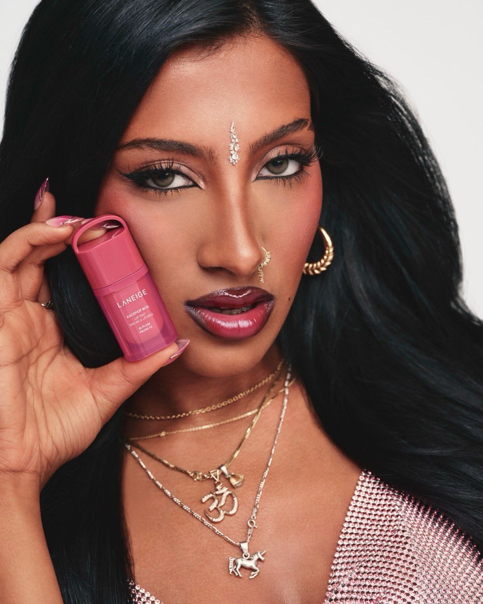 lara pics tweet media