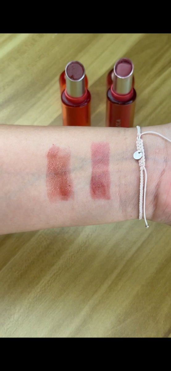 khunjell's tweet image. ลิปลูกรักกกก สีสวยมากแบบที่สุด จากใจนะ เอาไปใช้ที่ญี่ปุ่นจนหมดแท่ง กลับมาซื้อซ้ำอีกเหมือนเดิม สี 05 &amp;amp; 06 ปากสวยมาก ซื้อตลอดไป🫶🏻 #merrezca