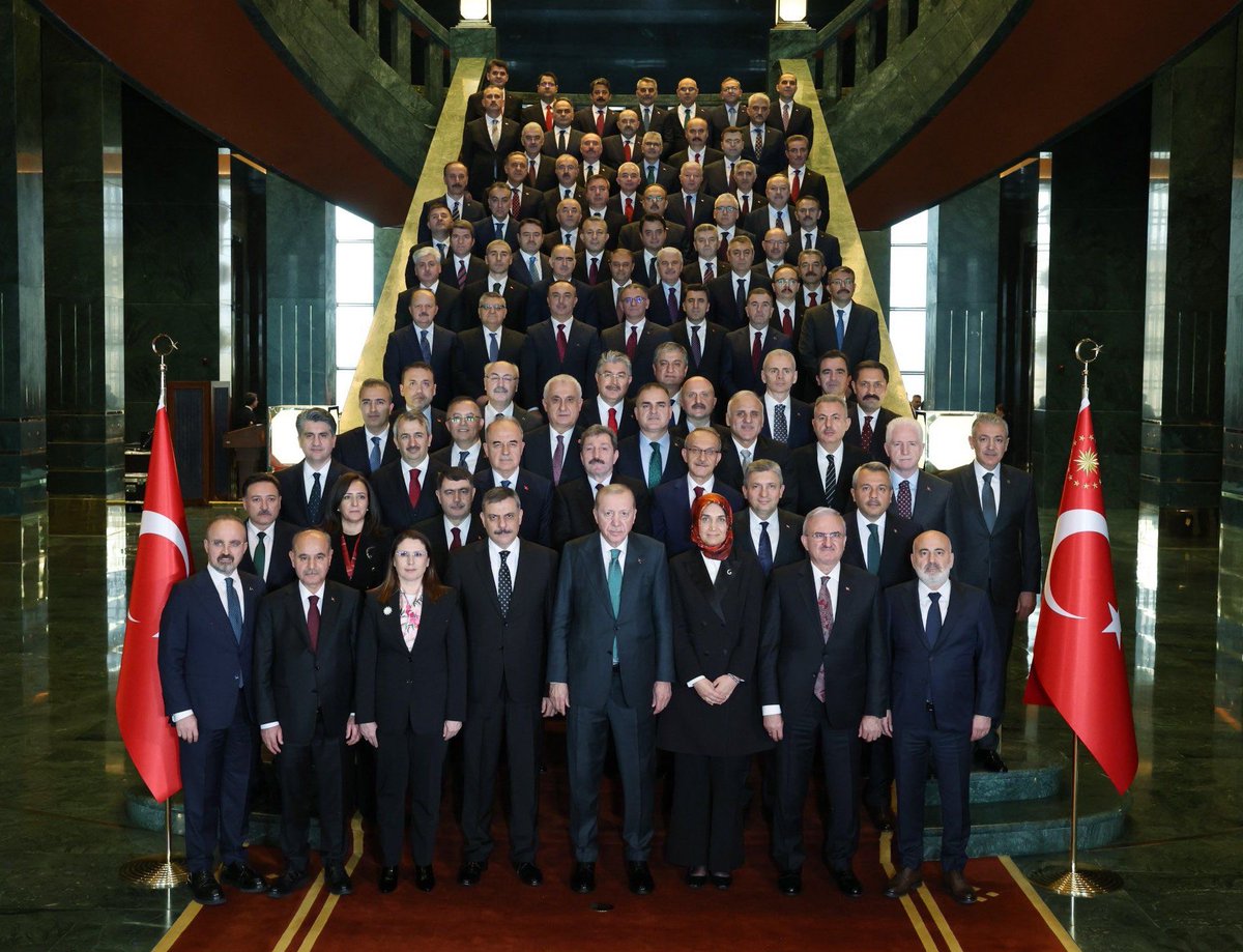 📍Cumhurbaşkanlığı Külliyesi

Cumhurbaşkanımız Sayın Recep Tayyip Erdoğan’ın teşrifleriyle Milletin Evi Cumhurbaşkanlığı Külliyesi’nde “Valiler Buluşması ve İdareciler Günü” programına katıldık.

Cumhurbaşkanımız Sayın Recep Tayyip Erdoğan’ın liderliğinde; vatandaşlarımızın