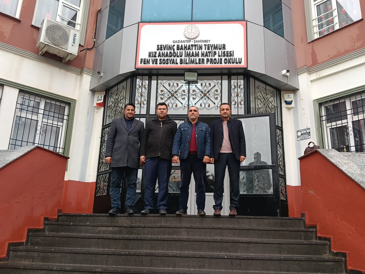 yasinvirit's tweet photo. Sevinç Bahattin Teymur Kız Anadolu İmam Hatip Lisesi  okul müdürü  kıymetli kardeşim  Ali Kocabaş'ı umre dönüşü ziyaret edip dualarından nasiplendik. https://t.co/cl7Ab5siAz