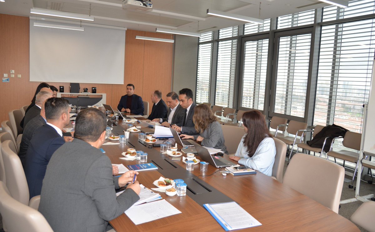 TÜRK TELEKOM A.Ş. 16. DÖNEM TOPLU İŞ SÖZLEŞMESİ GÖRÜŞMELERİNİN BEŞİNCİ OTURUMU GERÇEKLEŞTİRİLDİ

Oturumda 32 madde eski hali ile kabul edilmiş, 9 madde düzenleme yapılarak kabul edilmiş, 1 yeni madde ise eklenmiştir.

Haberimiz için: haberis.org.tr/genel-merkez-h…