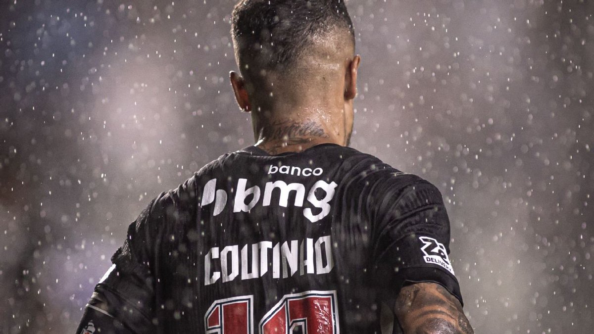 freud_ironico's tweet photo. • "Eu jamais desrespeitaria a torcida..."

Saiu rindo quando substituído contra o Bahia

• "...nem meus companheiros..."

Capitão, não voltou sequer nos pênaltis contra o Volta Rendonda

• "... quem me conhece, sabe."

A frase vazia que mais expõe do que defende.

Decepção. https://t.co/Jb5QOt5lYb