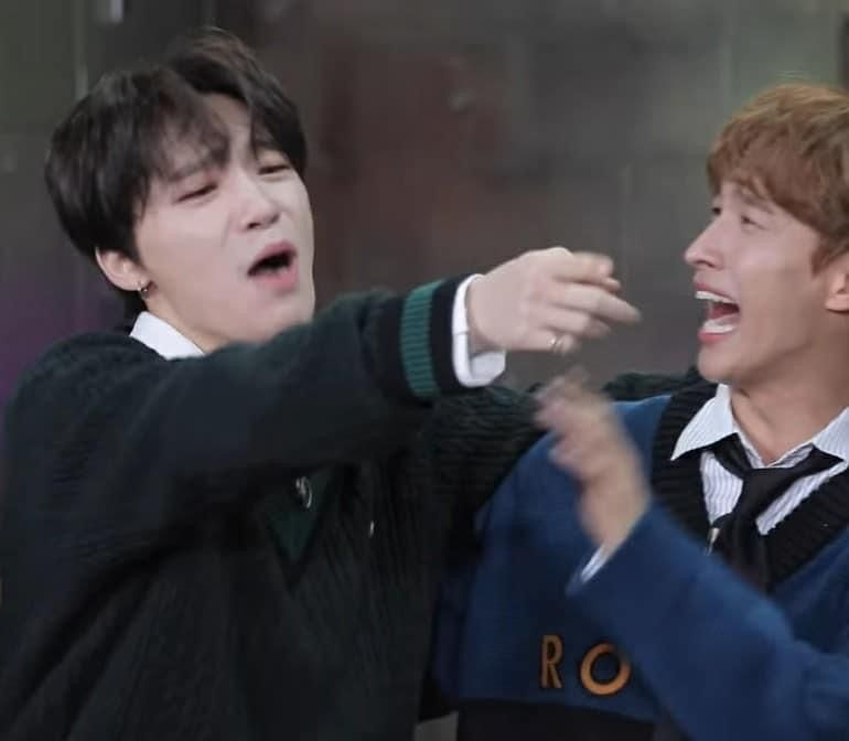 Sugar down bad for Jeonghan tweet media