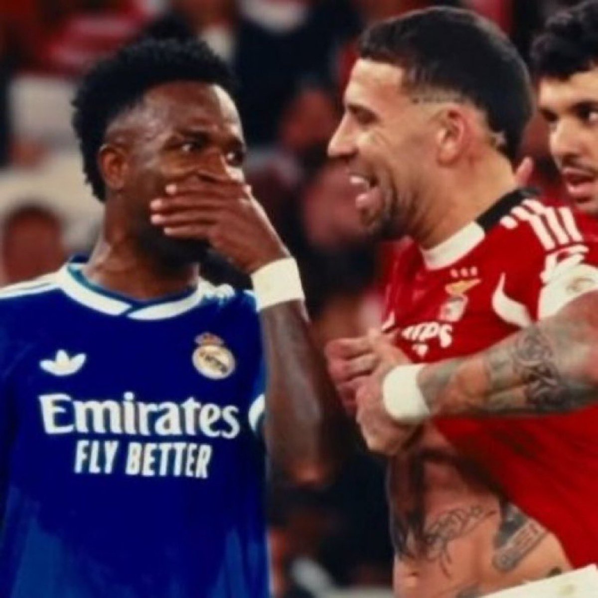 Si un negro se tapa la cara: dijo algo lindo
Si un blanco se tapa la cara: dijo algo malo
Si a un negro le dicen negro: se enoja
Si a un blanco le dicen blanco: no se enoja

Creo que es buen momento para comenzar a asumir que, a diferencia de los Argentinos, muchos tienen grandes