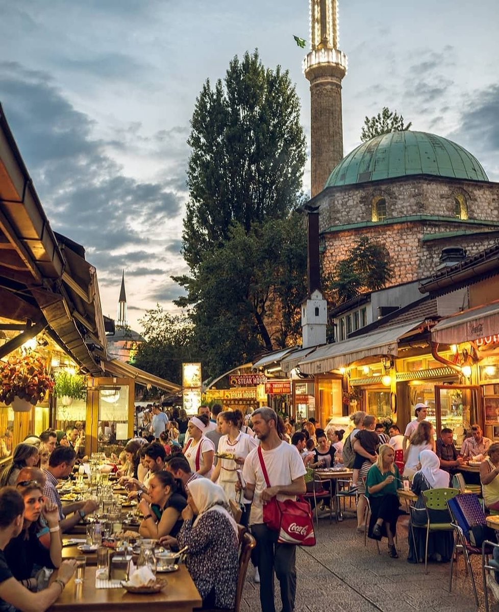 Today marks the start of Ramadan 🌙 

Muslims feed the hungry, clothe the poor, forgive the wronged, visit the lonely, and fill their soul with good deeds.