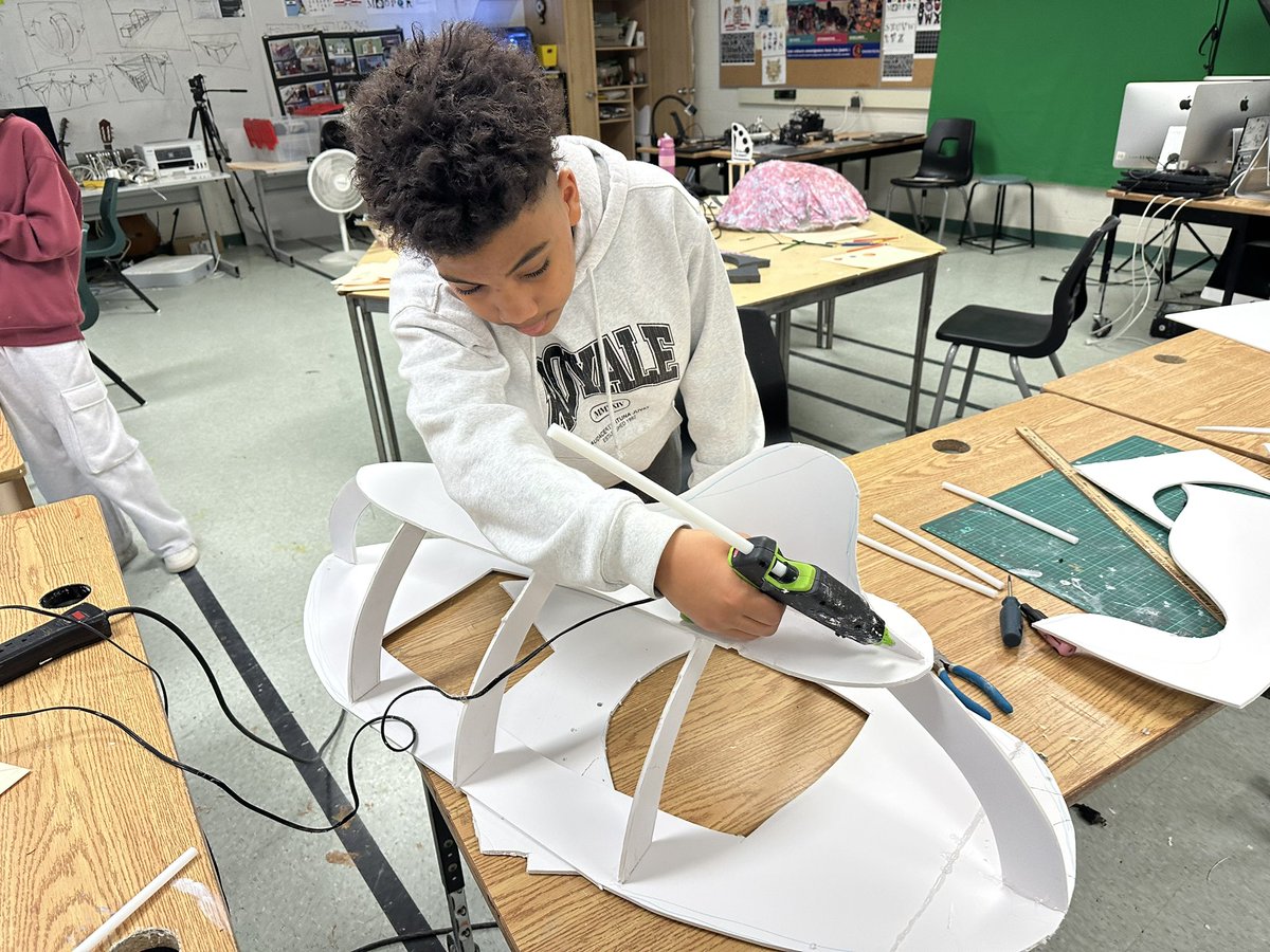 Mr. Pora tweet media