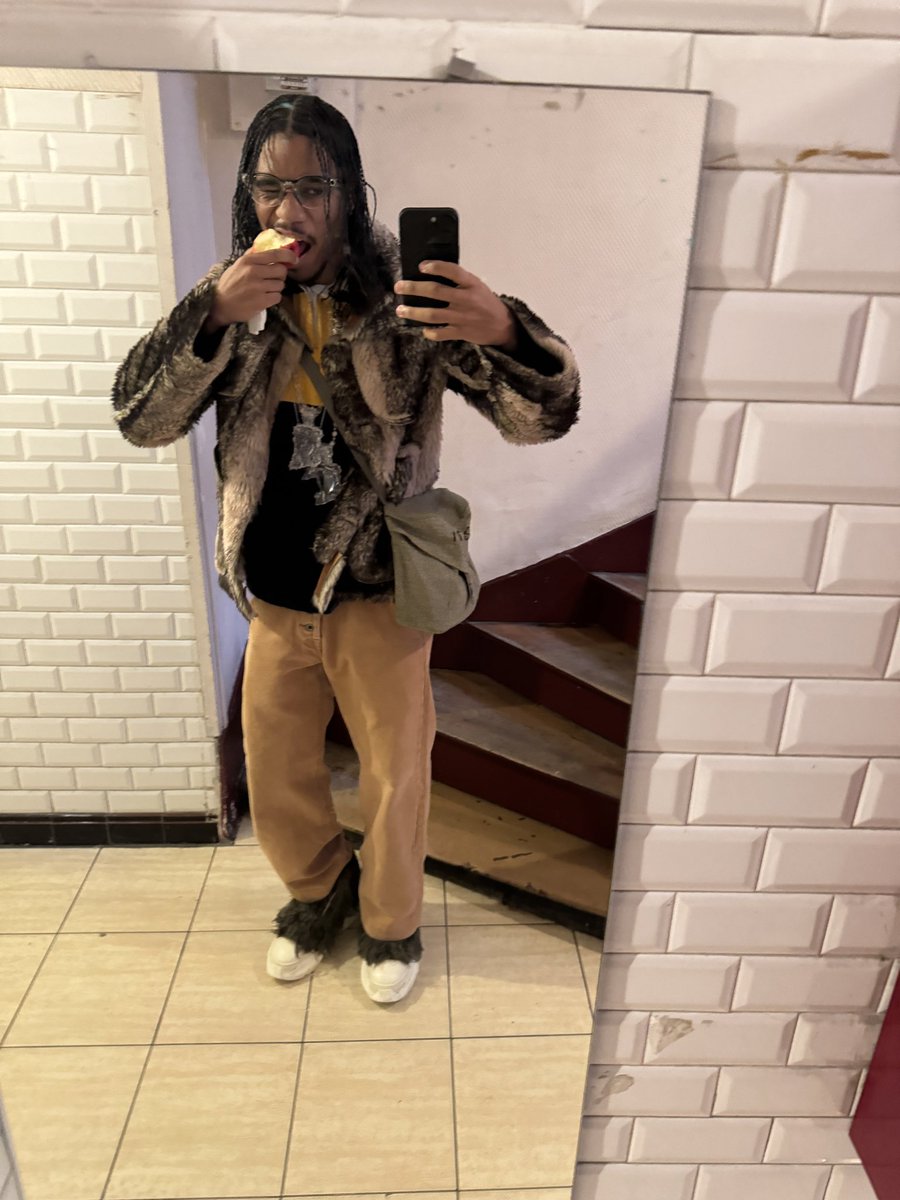 kristopher kites. tweet media