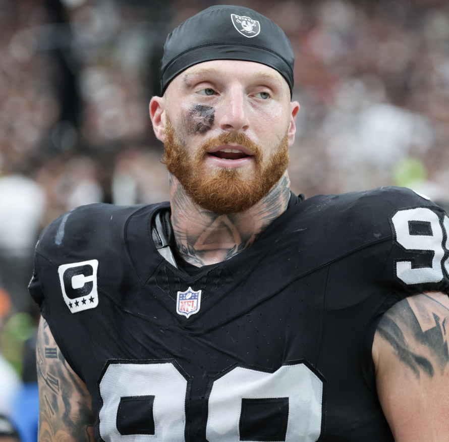 NFL_DovKleiman's tweet photo. 𝗕𝗿𝗲𝗮𝗸𝗶𝗻𝗴: The Raiders would want at least two 1st-round picks and a premium player in a potential Maxx Crosby trade package, per @AdamSchefter

The Raiders want to keep Crosby, but if it comes down to it, they would want a package similar to what the Cowboys received for Micah Parsons.

👀👀👀