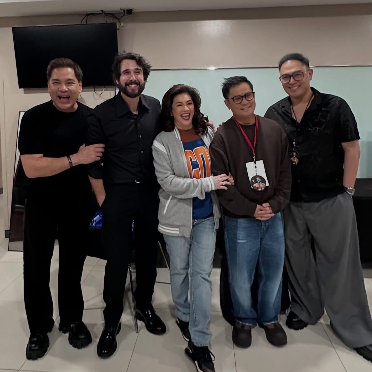 RVFRIENDS OFFICIAL tweet media