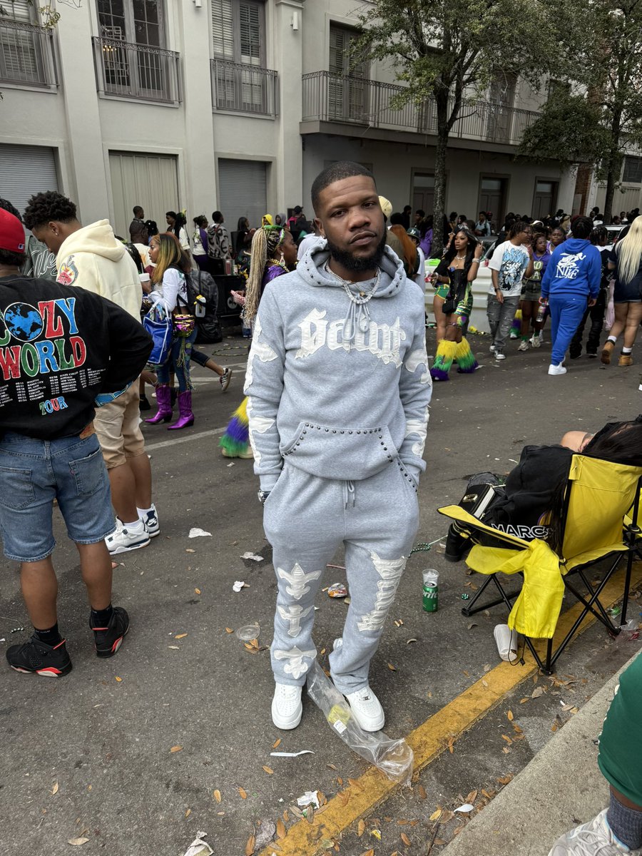 crazyjace91's tweet photo. MARDI GRAS 26’🎉 https://t.co/oJFPCMAz3q