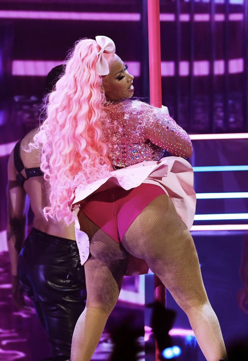 xbyca666's tweet photo. @a1guidance @MSJENNYPOOH86 @iamcardib ur fav 😭😭 https://t.co/tqpXcGLoll