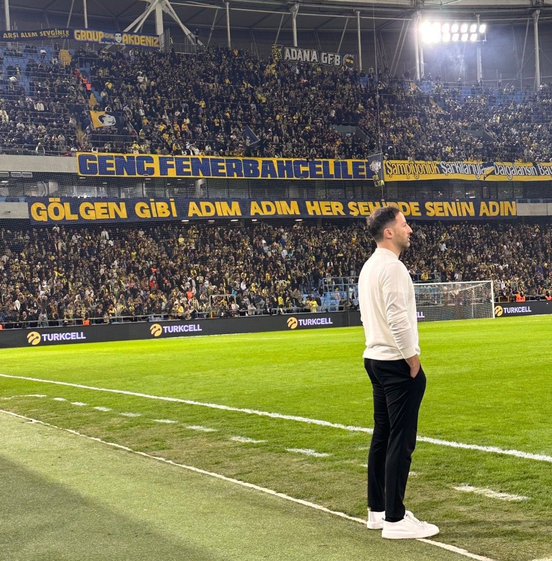 hsn1907fener's tweet photo. BİZ ŞAMPİYON OLACAĞIZ!

#GüçlüTribünGüçlüFenerbahçe https://t.co/lZ0SG2Tscx