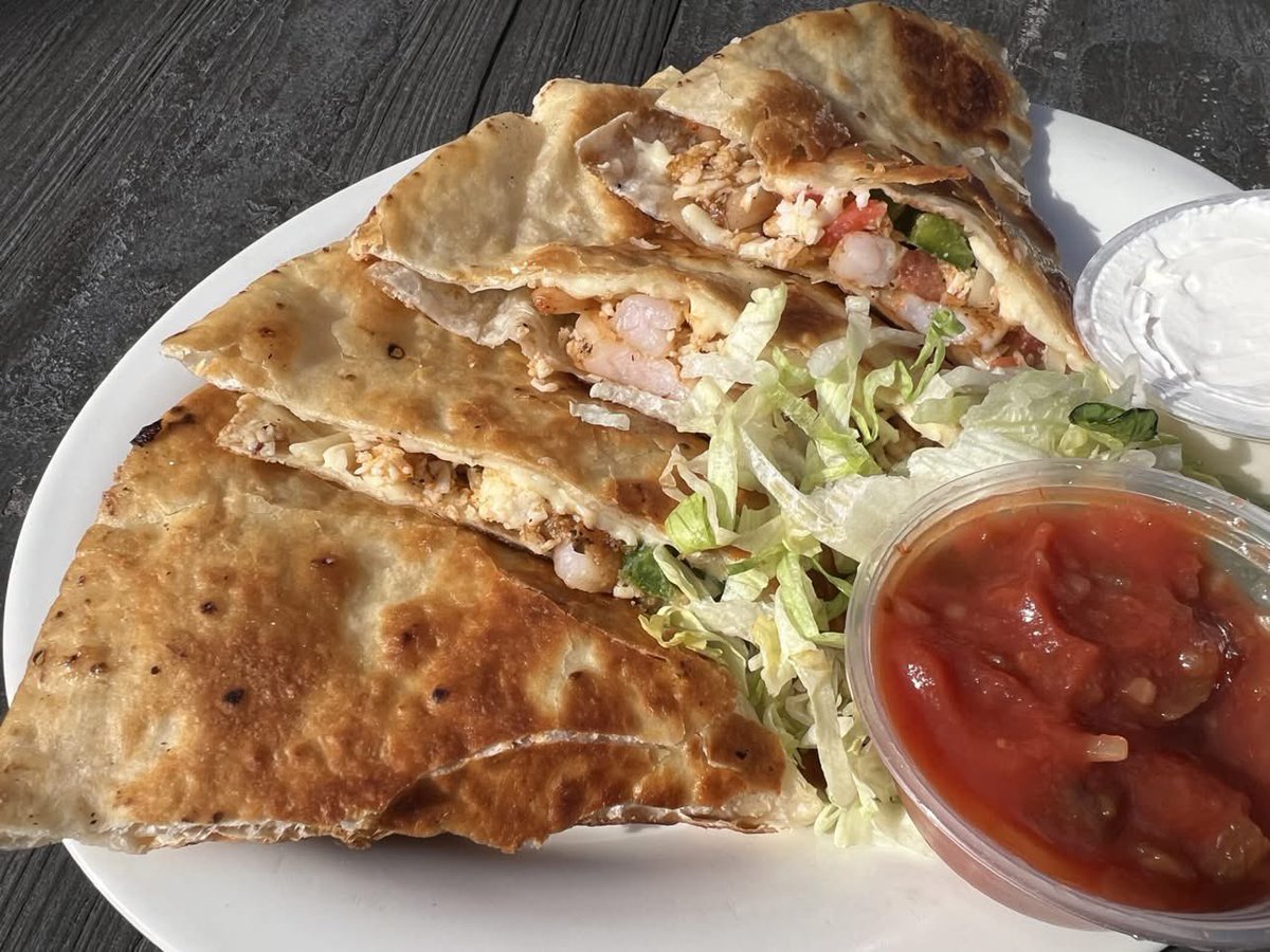 Winking Lizard tweet media