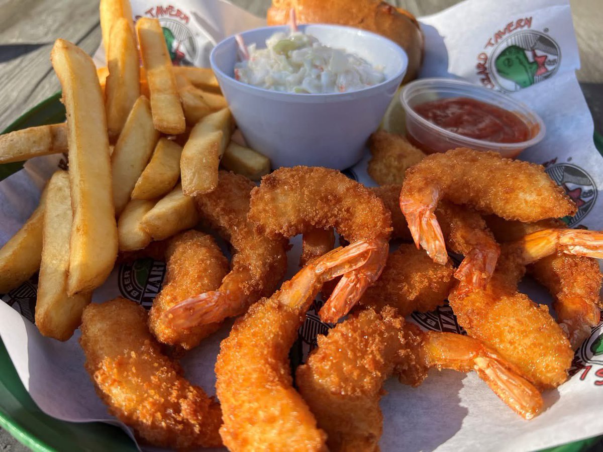 Winking Lizard tweet media