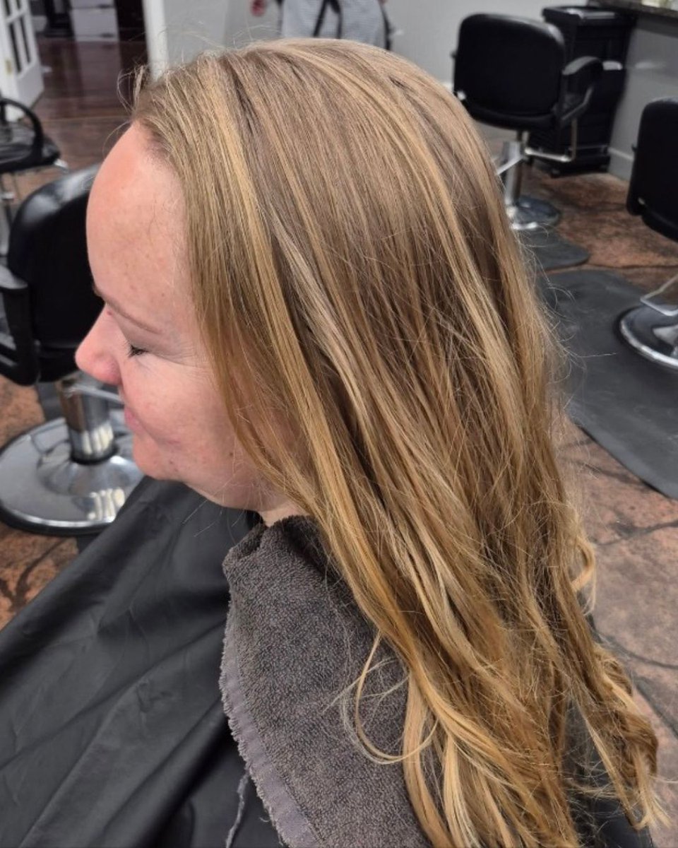 EvansHairSchool's tweet image. Money, money, money

This dimension was created by Sadie — proof that future pros are making rich results already💰

#evanshairstylingcollege #moneypiece #springhair #EvansStudentWork #rexburgbusiness
