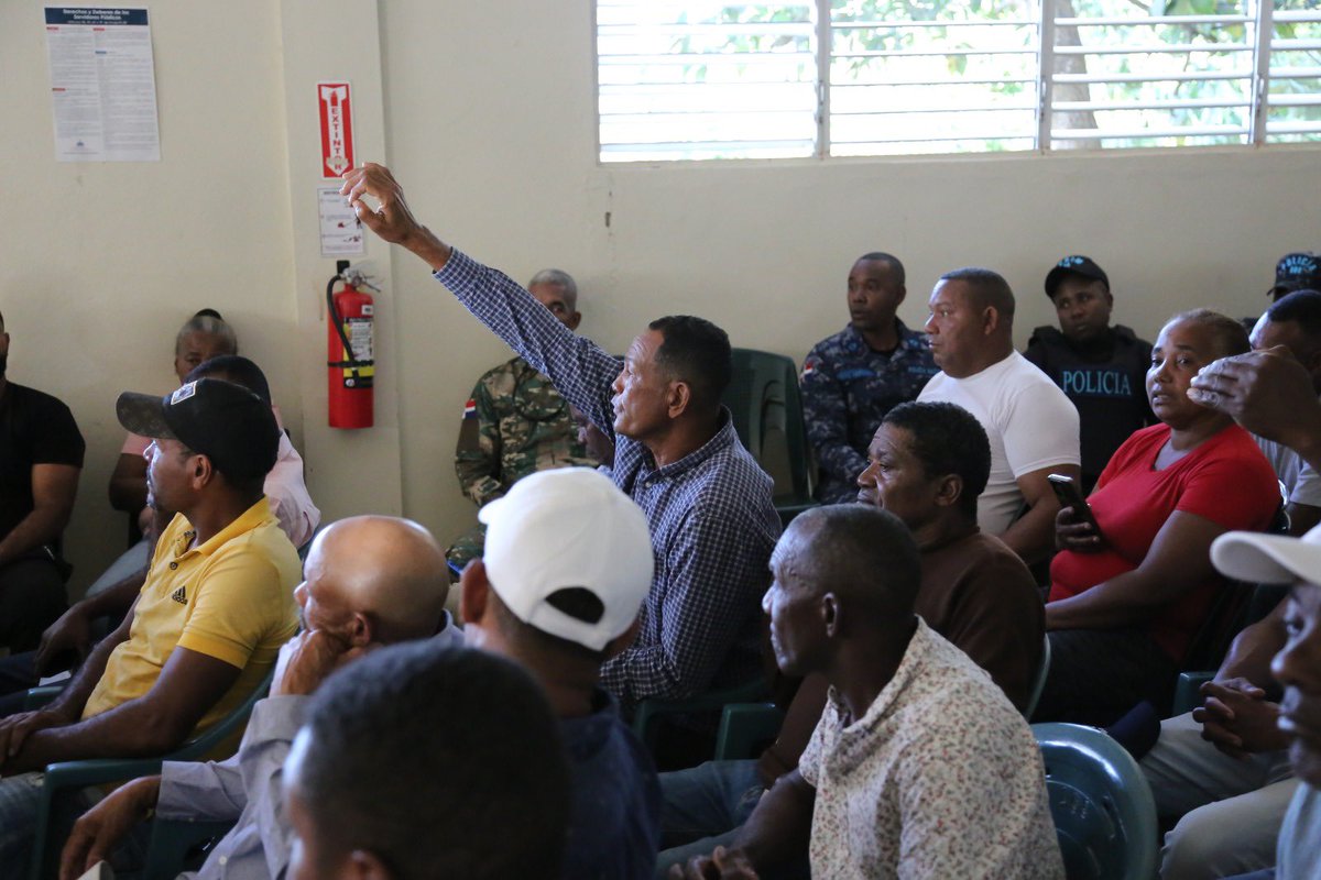 ¡Continuamos promoviendo el diálogo como herramienta clave para la resolución de conflictos!

Encabezamos un espacio de mediación en el municipio de Hacienda Estrella (La Victoria), facilitando el diálogo entre ganaderos afectados por el robo de ganado y autoridades de la Policía