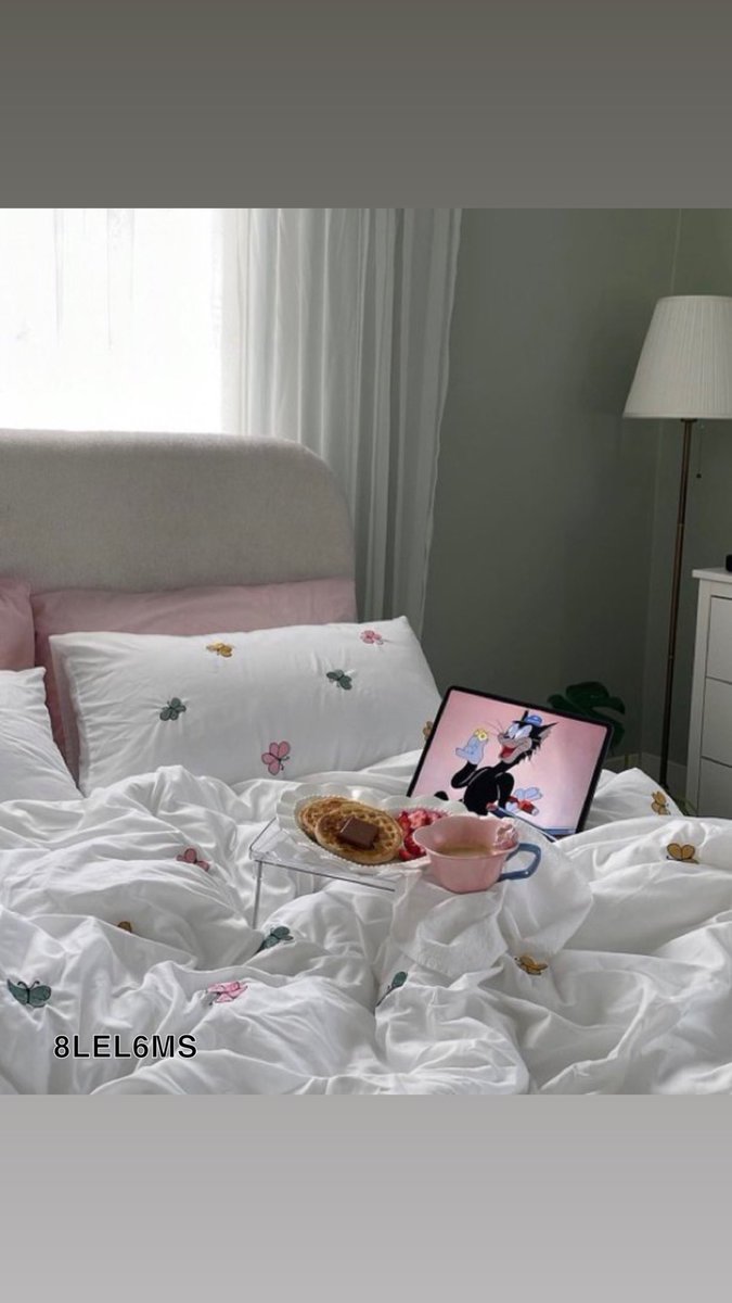 PINK tweet media