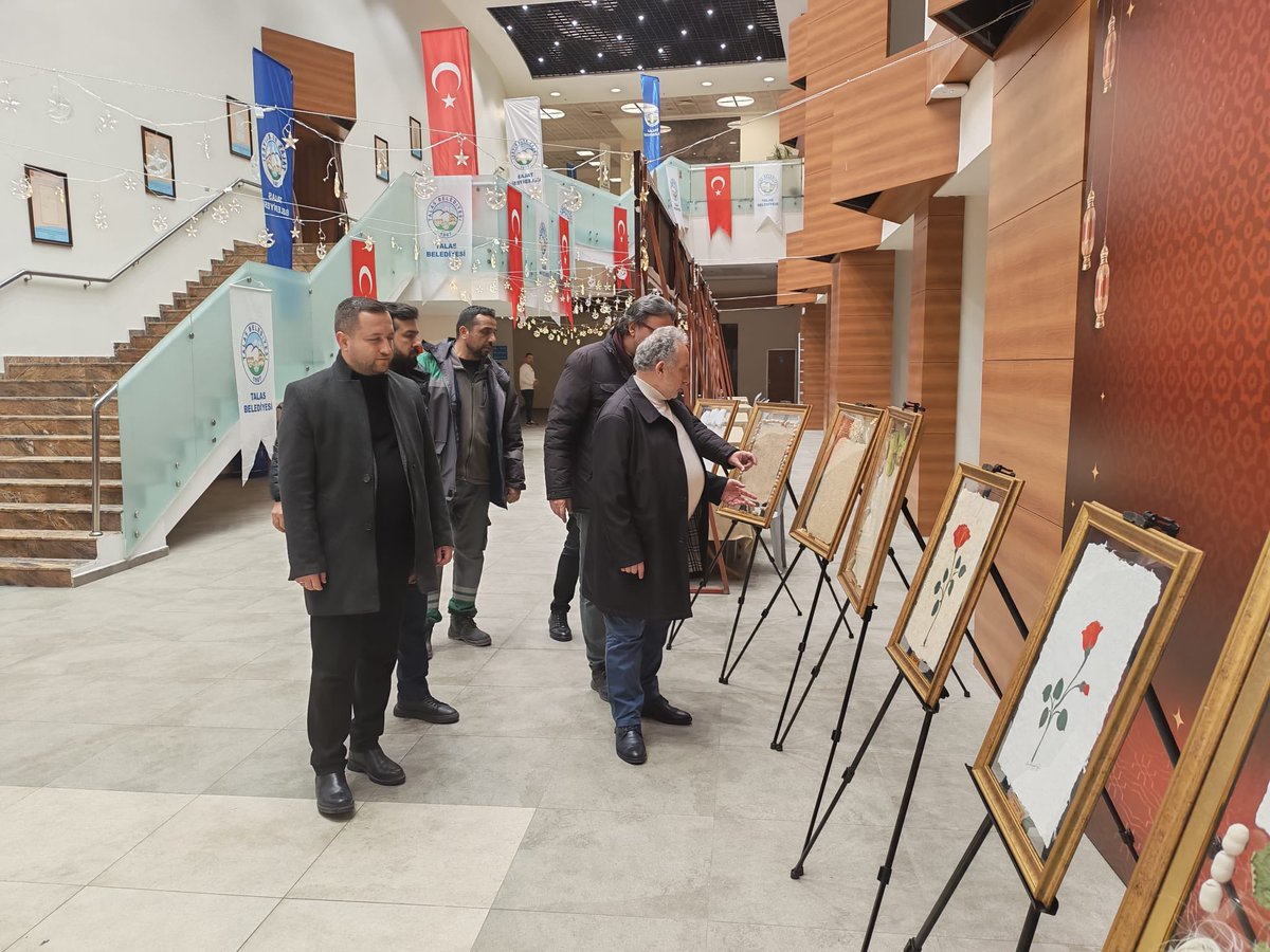 📍Kayseri Üniversitesi Kongre ve Kültür Merkezi

Hazırlıklarımız tamam. Yarın teravihten sonra ilk etkinliğimiz olan Devlet Tiyatrosu Hacivat-Karagöz oyununa hem çocuklarımızı hem büyüklerimizi bekliyoruz.