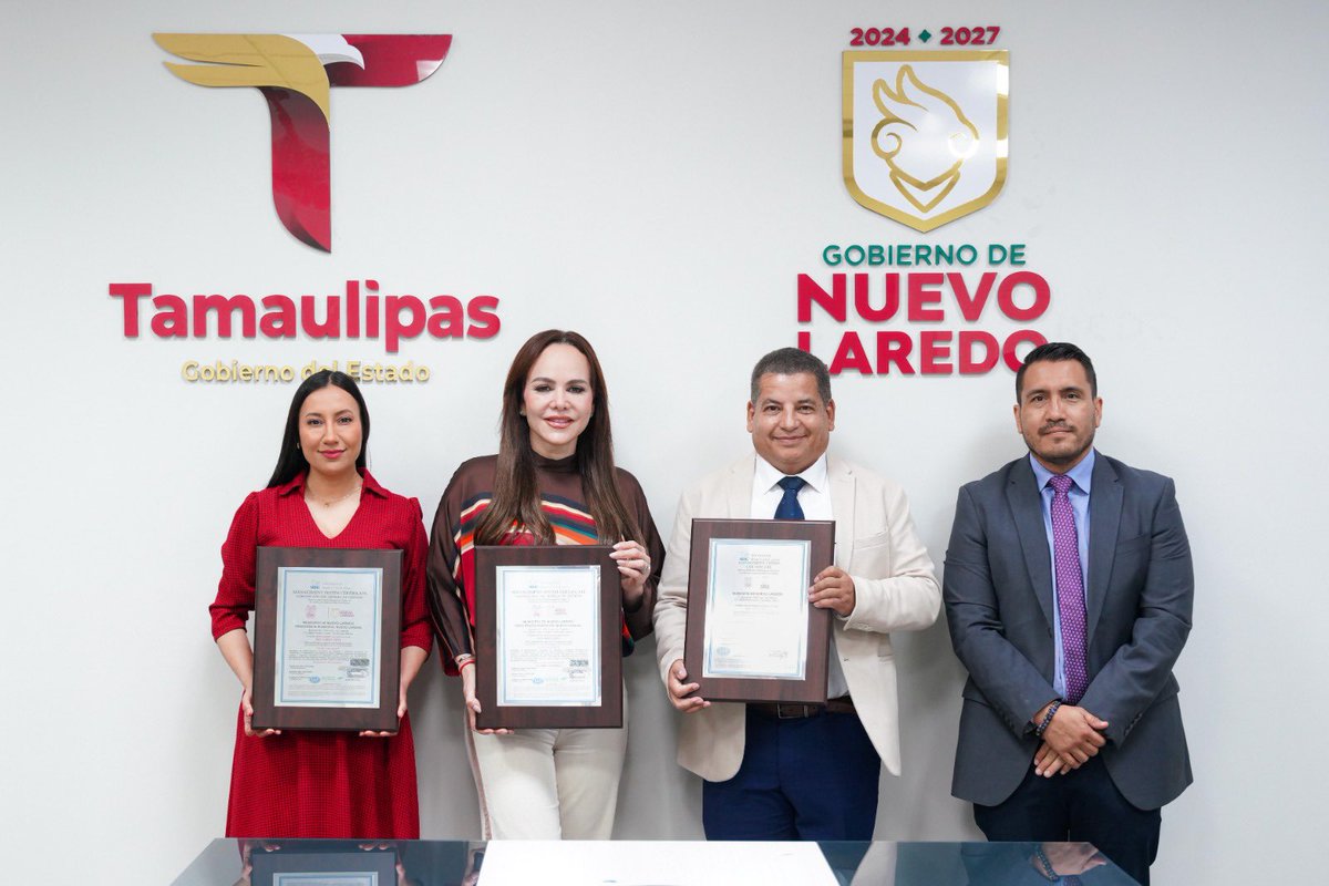Carmenliliacrv's tweet photo. Recibir la certificación en las #NormasISO de los Sistemas de Gestión de #Calidad, #Ambiental y #Antisoborno es un orgullo para este @gobnld , porque consolida una administración responsable, ordenada y basada en estándares internacionales que se traducen en resultados concretos para la ciudadanía.
Con la implementación de las normas ISO 9001, ISO 14001 e ISO 37001 garantizamos trámites más ágiles, atención digna y procesos eficientes, fortaleciendo un servicio público con enfoque en resultados y en el bienestar de las y los neolaredenses.
Estas certificaciones también reflejan nuestro compromiso con el cuidado del medio ambiente, impulsando un #NuevoLaredo más limpio y sostenible, así como la construcción de una cultura institucional sustentada en la honestidad, la integridad, la transparencia y la rendición de cuentas como principios fundamentales. #JuntosLoHacemosPosible✨