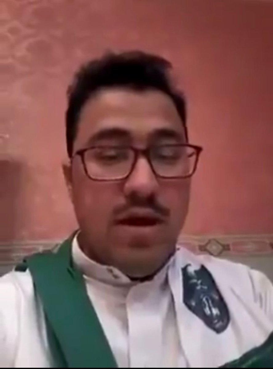 Rabanalsafena's tweet photo. إنا لله وإنا إليه راجعون..

انتقل إلى رحمة الله المشجع الأهلاوي "هاني رزق" والذي اشتهر بعدة مقاطع بين الجماهير.

نسأل الله أن يرحمه ويغفر له ويسكنه فسيح جناته،
دعواتكم له بالرحمة والمغفرة في هذه الأيام الفضيلة 💚 https://t.co/aIFTNFXvLy