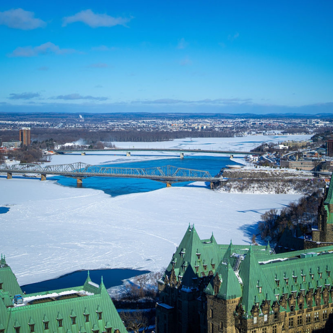 Our elegant event space on the top floor offers breathtaking panoramic views of Canada's capital that will leave your guests in awe. From the Parliament Buildings to the vibrant downtown skyline, the backdrop is nothing short of spectacular.