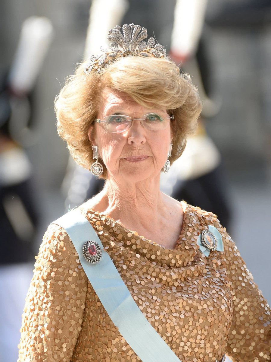 Estocolmo, 18.02.2026
Mañana 19 de Febrero tendrá lugar un servicio funeral por la Princesa Désirée, Baronesa Silfverschiöld, hermana de Su Majestad el Rey Carlos XVI Gustavo de Suecia, fallecida el mes pasado.
Fuente: Kungahuset