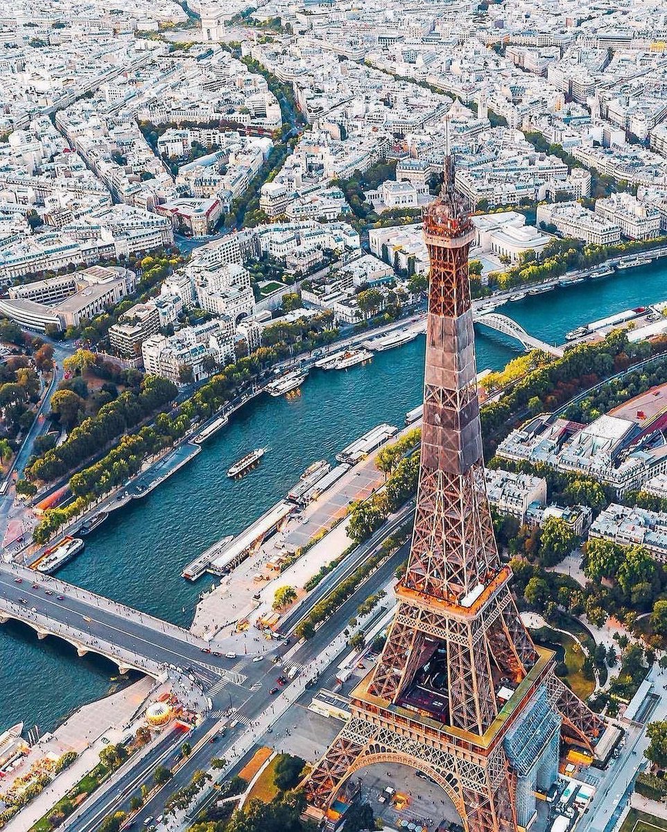 Parisian Aesthetics tweet media