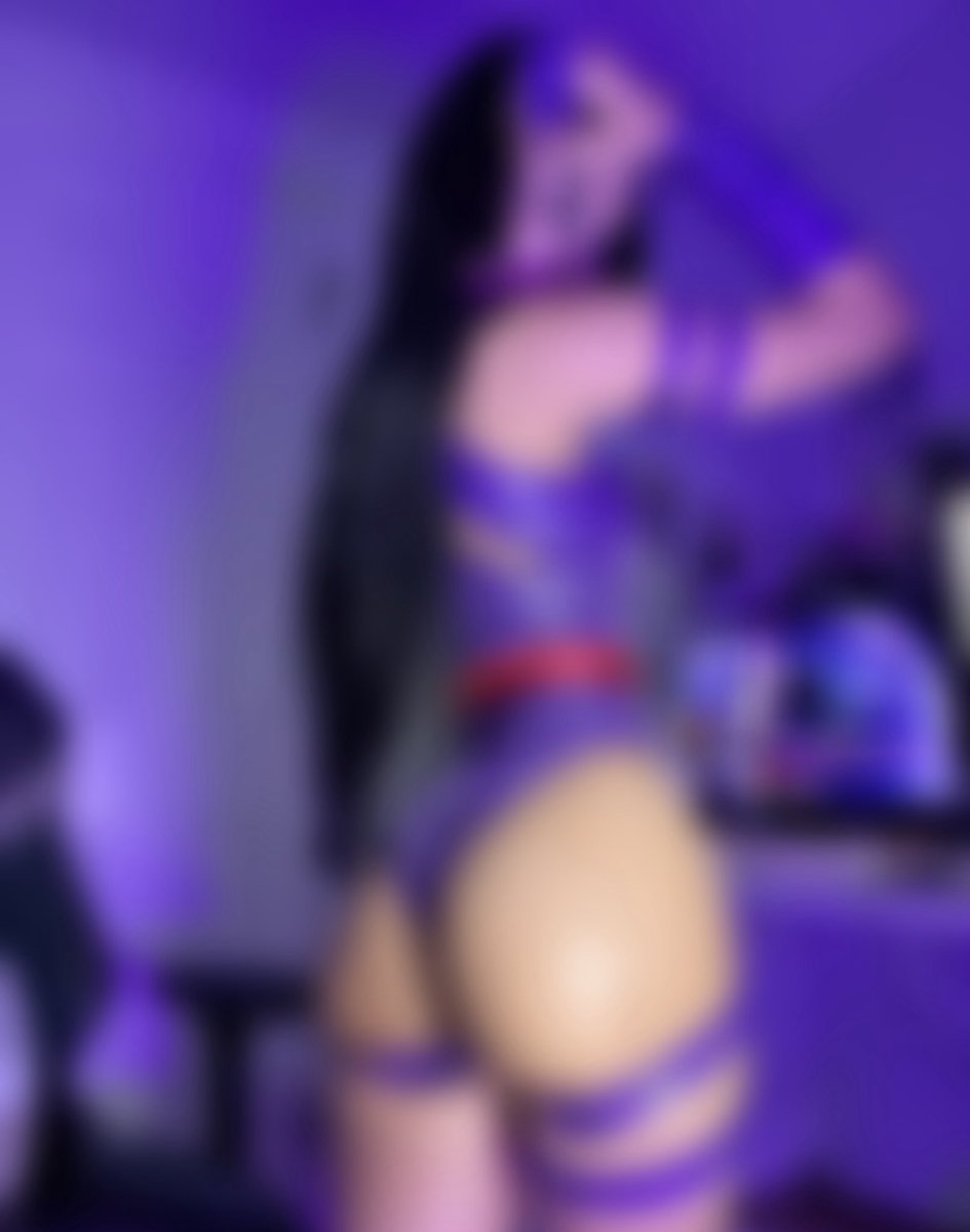 toastming's tweet photo. uploaded 🍑 pics in this cos to fans ly too 😼 https://t.co/SYsrFJOcBU