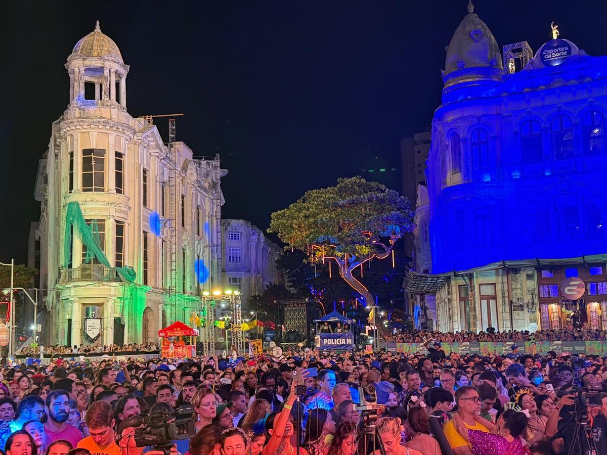g1pernambuco's tweet image. Carnaval do Recife bate recorde de público com 3,7 milhões de foliões, afirma prefeitura glo.bo/4su2yv1