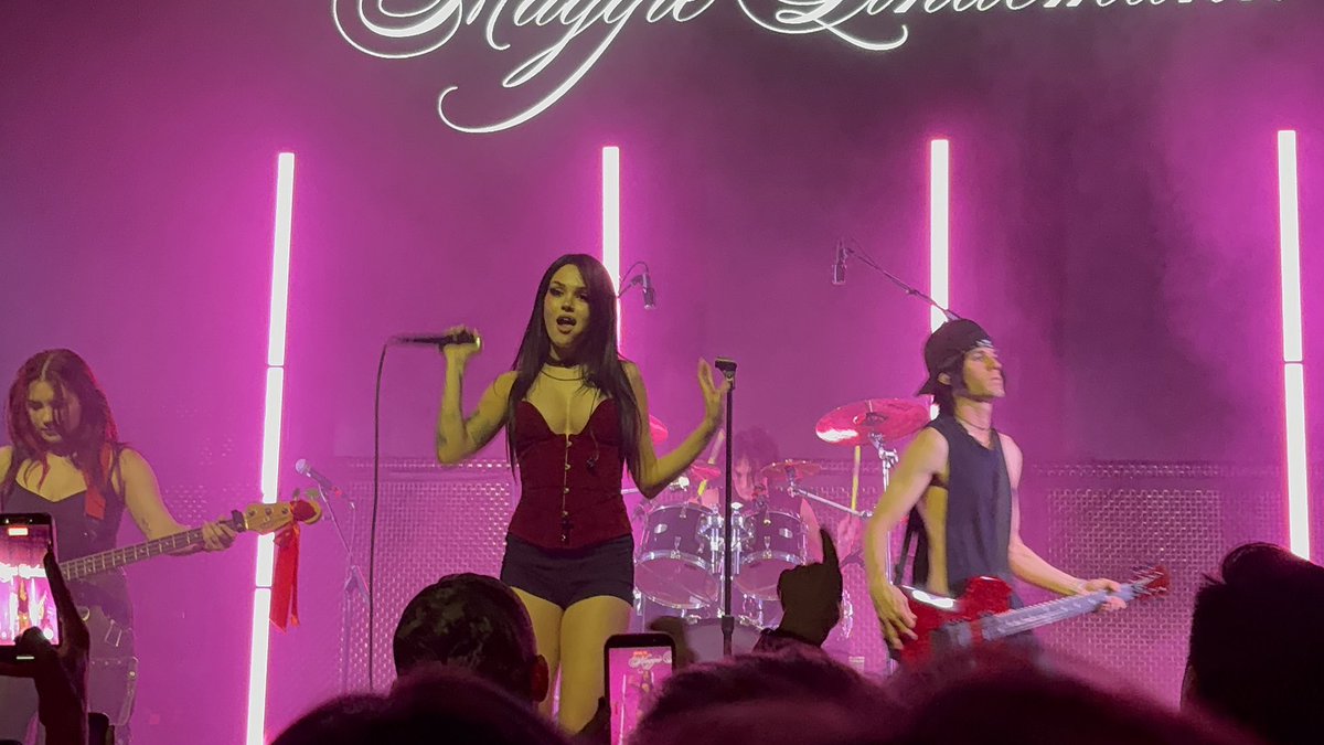 ★ Salma tweet media