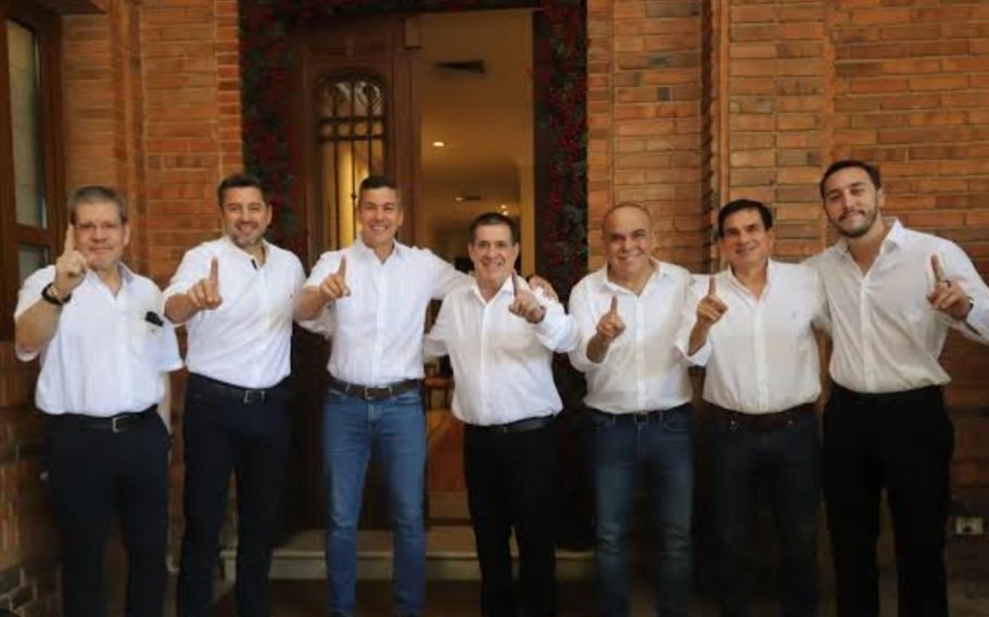 ElYakar4's tweet photo. @Juanctpy @MarDeporte @ANDEOficial Mientras tanto estos hdp tienen generadores y combustible gratis como para vivir 100 años tranquilos https://t.co/wmbdqi0j0a