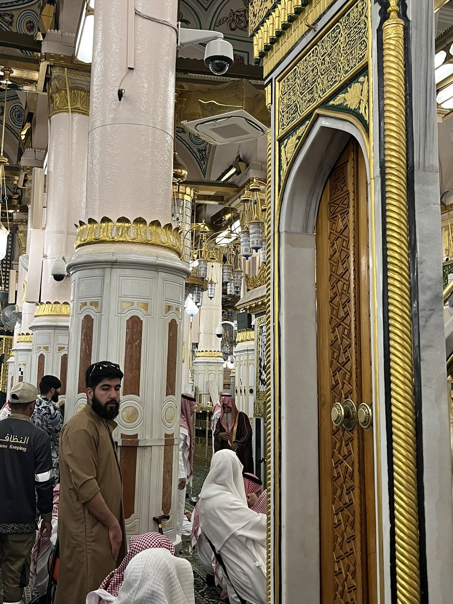 Alhamdulillah
Iftar hari pertama di raudah dan shalat maghrib di shaf pertama di belakang imam.