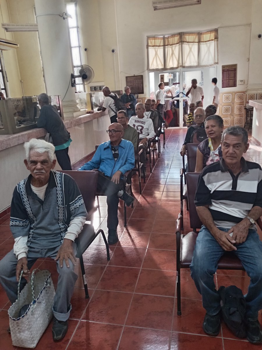 lisreyna91's tweet photo. Se efectuó el segundo día de pago de jubilado satisfactoriamente
Sucursal 7601 de Bandec Manzanillo https://t.co/rZlKRSbToJ