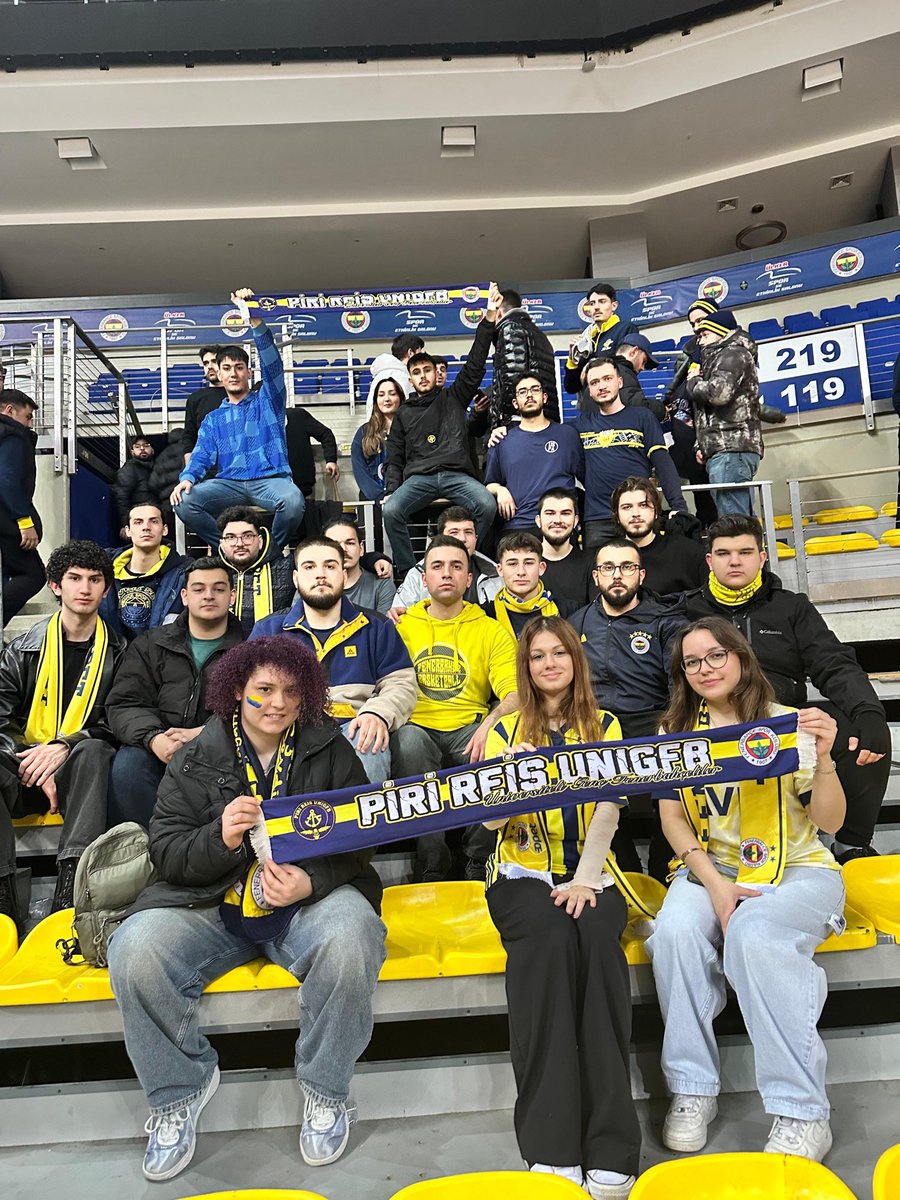SENİN İÇİN ÖLMEYE DEĞER FENER!

Fenerbahçe Kadın Basketbol takımımızı girona karşısında yalnız bırakmadık!

#UNIGFB