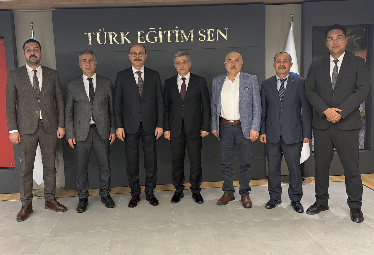 TurkavGenMrk's tweet photo. Genel Başkanımız Ebubekir Korkmaz ve Yönetim Kurulu Üyelerimiz, seçim süreçlerini tamamlayan Türkiye Kamu Sen'e bağlı Türk Eğitim Sen, Türk Sağlık Sen, Türk Büro Sen, Türk Haber Sen, Türk Yerel Hizmet Sen, Türk Kültür Sanat Sen, Türk İmar Sen, Türk Tarım Orman Sen, https://t.co/RU3lmV5njx