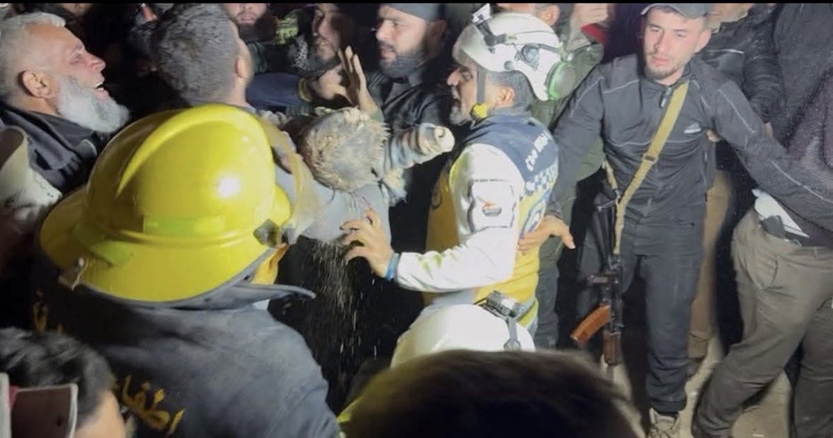 <a href="/Omar_Madaniah/">عمر مدنيه</a> طلع الطفل بسلامة
والحمدلله وهو بصحة جيّدة
وتم نقله للمستشفى .. 

سلامة دائمة يا رب