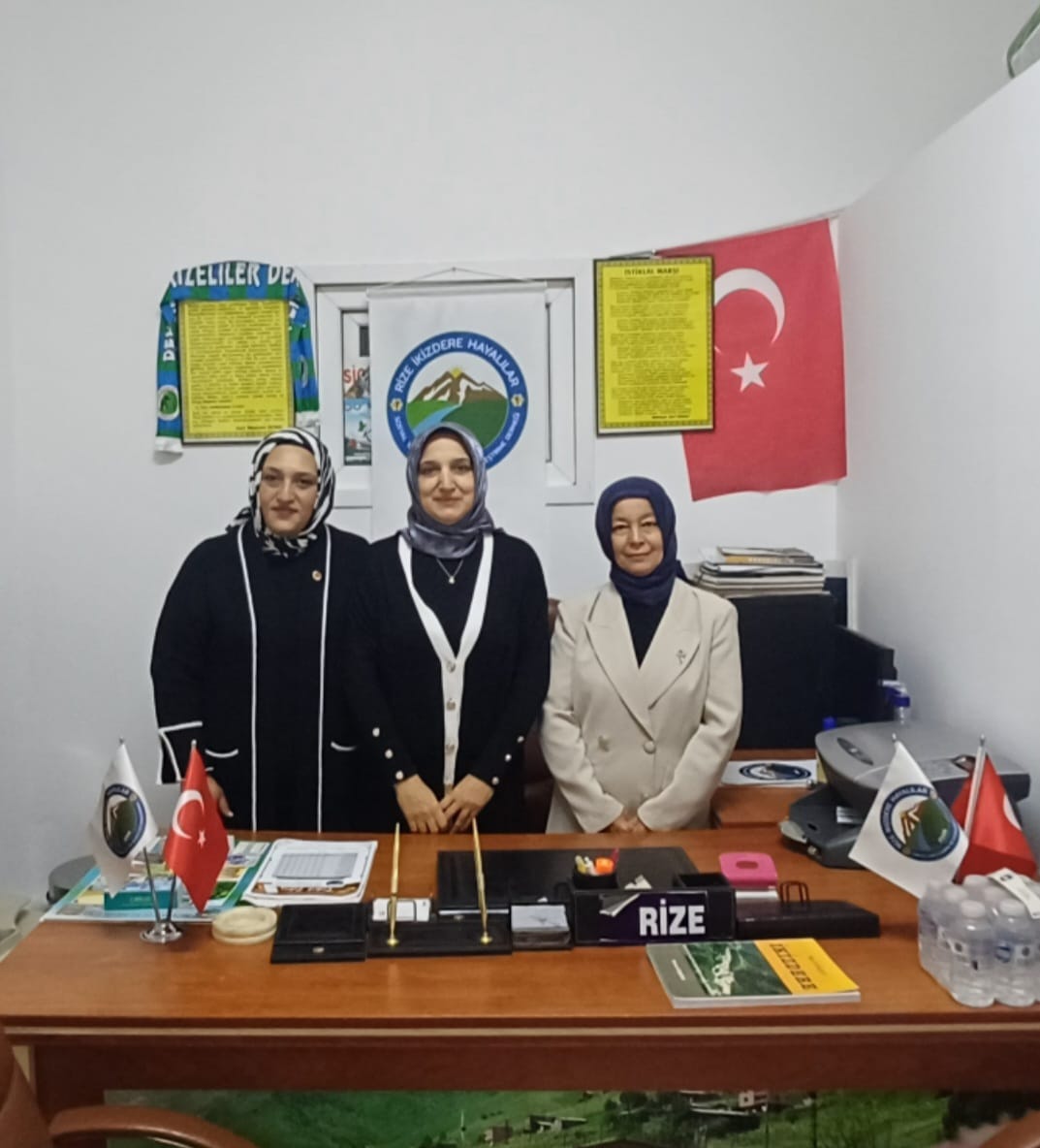MHPpendik_'s tweet photo. İlçe KAÇEP Başkanımız ve Yöneticileri, Rize İkizdere Eskice Köyü Hayalılar Derneği Başkanı Sn. Hava Balcı'ya ziyarette bulundular. https://t.co/TMGnb5evqJ