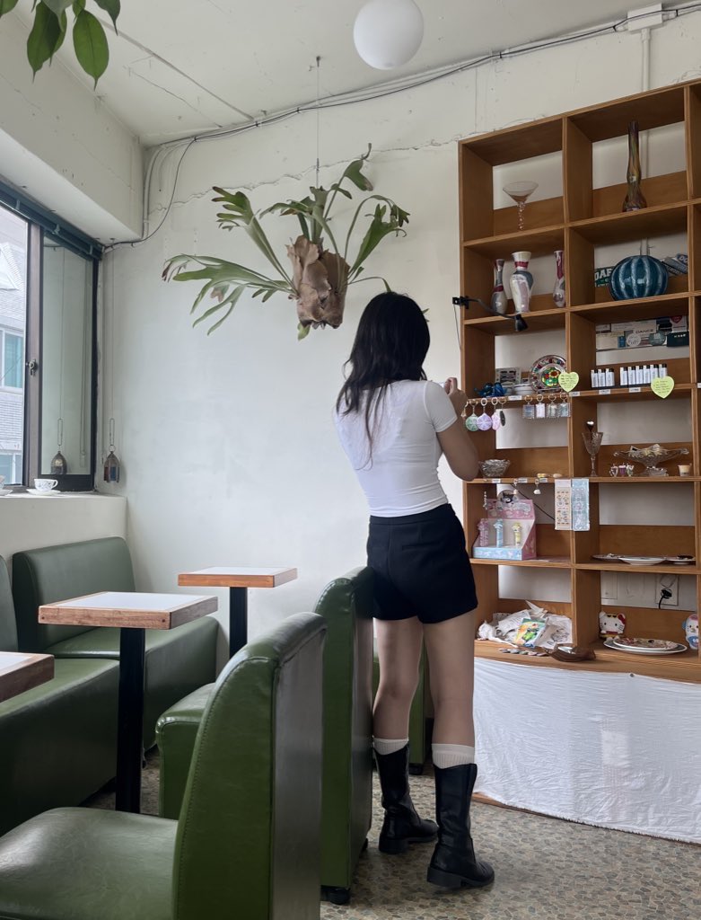 limu265529's tweet image. #트친소 #일상계트친소
덕질만 하다 일상계 한번 굴려봐용  ˗ˋˏ떨려ˎˊ˗ 

패디과 졸업하구 스타일리스트로 일하고있고
그림• 책 • 러닝(다이어튜..) 등등 &amp;amp; 아무말 조금 
맘찍하면 성인소녀들만 찾아가요 ˙ᵕ˙