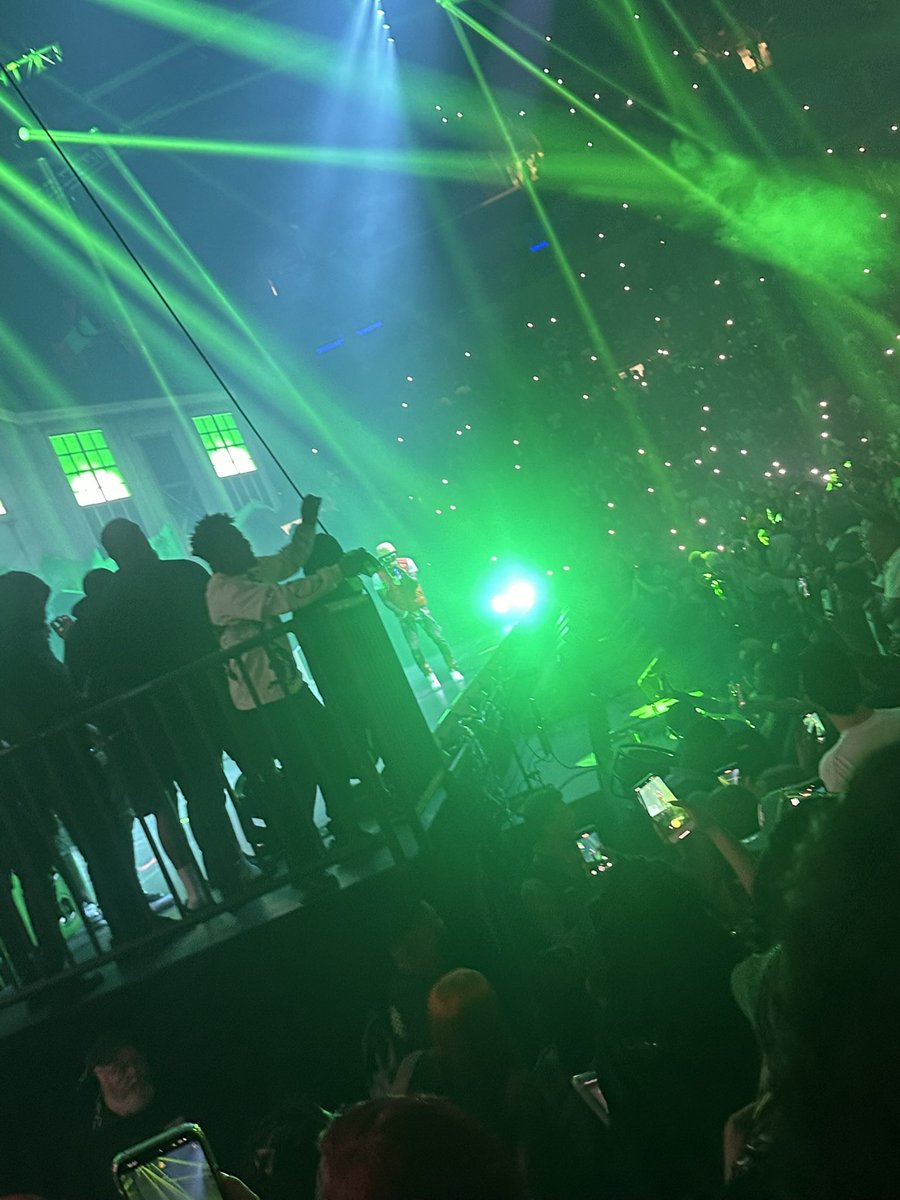 EDDYFAZO's tweet photo. Aye take me back #MASATour https://t.co/SZdB3j0NoF