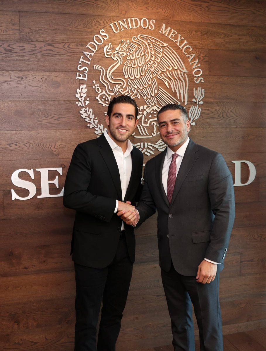 Le agradezco al Secretario de Seguridad y Protección Ciudadana del Gobierno de México, <a href="/OHarfuch/">Omar H Garcia Harfuch</a>, por la reunión de trabajo en la que dialogamos sobre los avances, los retos y las áreas de oportunidad en materia de seguridad en Quintana Roo y en el país.

Seguimos coordinando