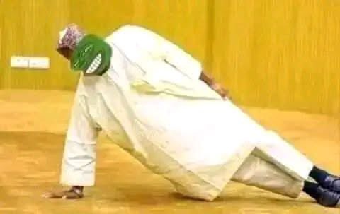 Simi and Tacha no difference, na just say one don comot belle pass one 😂