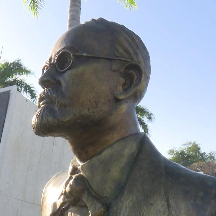 Gecomssrrhh's tweet photo. 18 de febrero de 1818: Natalicio de Perucho Figueredo.
En Bayamo nació quien le puso alma y letra a nuestra rebeldía. Sobre su caballo escribió "La Bayamesa", nuestro Himno Nacional. https://t.co/En4IXjlvzA