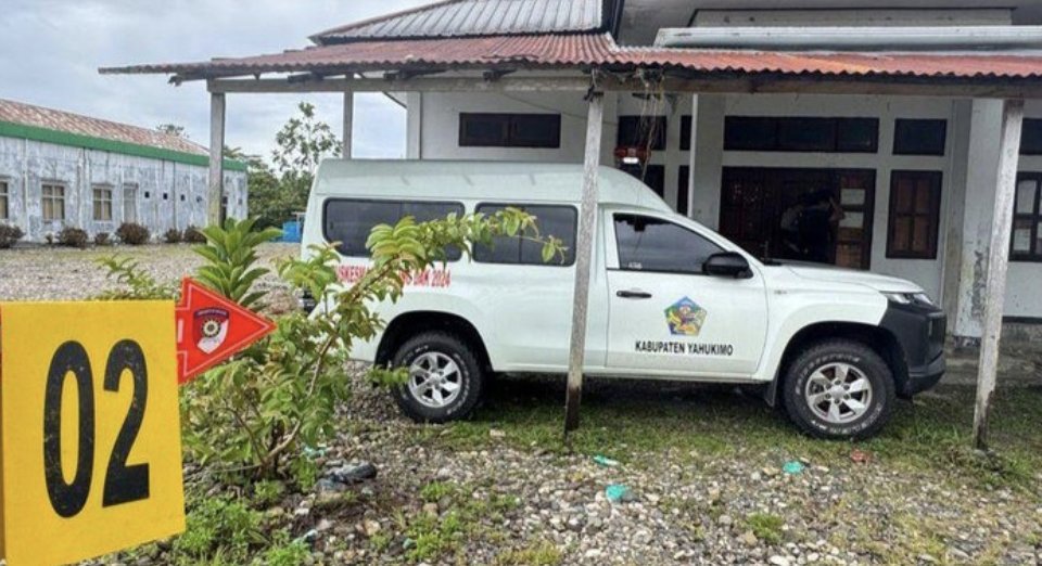 TracTerrorism's tweet image. Two Suspected Free Papua Movement (#OPM) Rebels Abstain From Burning Down Health Center and Ambulance After Receiving Money from Residents, Aplim, #Dekai, #Yahukimo Regency, #Papua Highlands, #Indonesia 
trackingterrorism.org/chatter/opm-he…