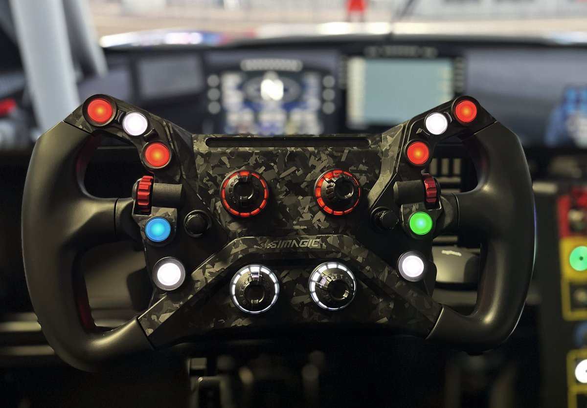 Gorkal1ty's tweet photo. Tarde entre llaves y tornillos. Nuestro protagonista, el #GTNeo está listo, pero viene acompañado de algo más, gracias a @bolori 🤘

Y ese algo se llama #EVOSport
Este fin de semana lo estrenamos gente, os espero.
@SimagicOfficial https://t.co/YnEMZPXMuW