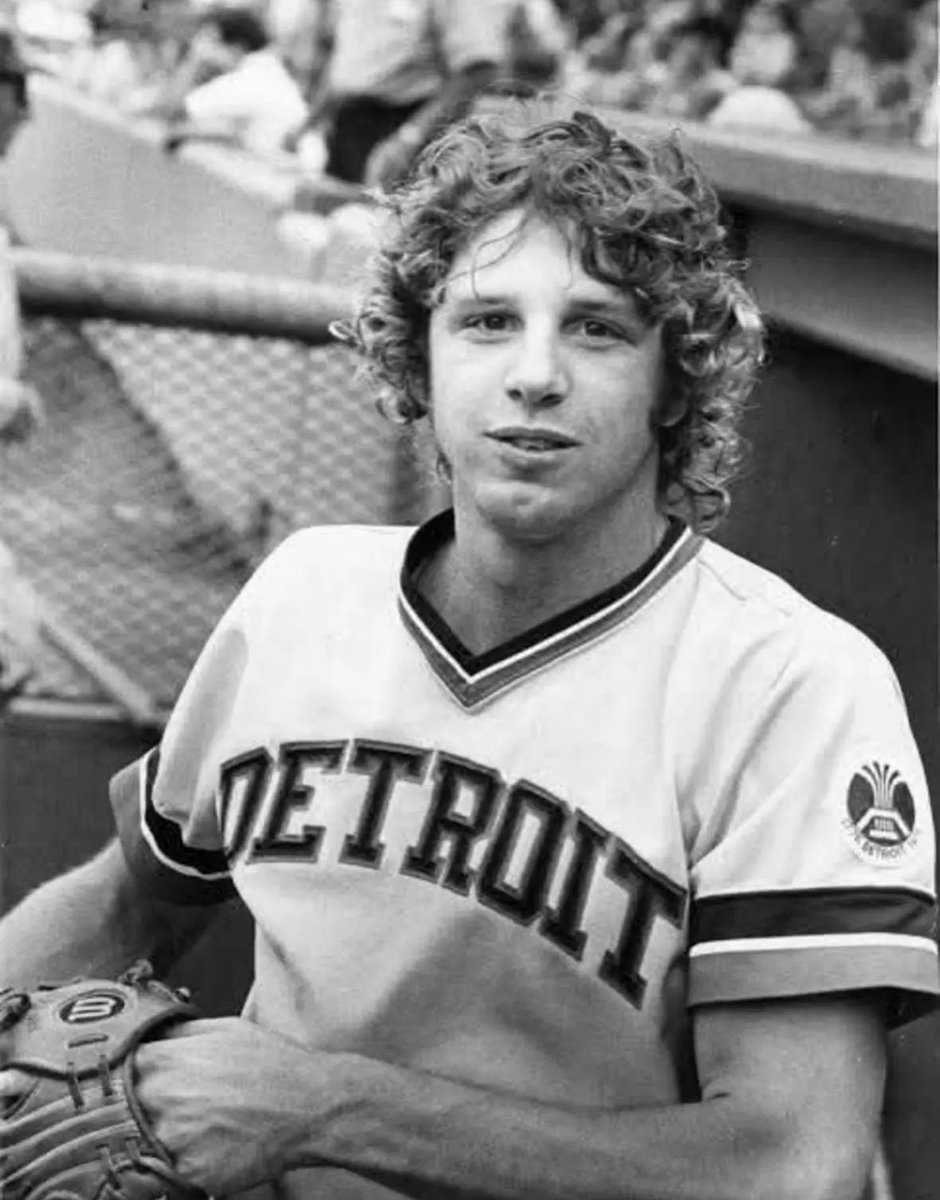 Little did the baseball world know, but this 21-year-old rookie was about to take over the 1976 season … 👍⚾️